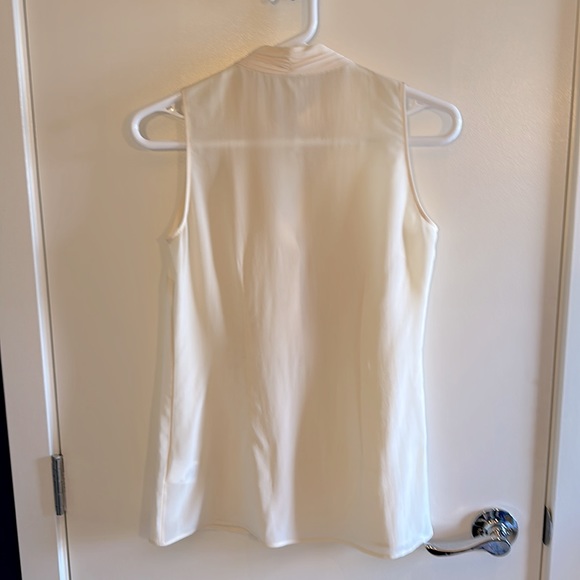 Banana Republic Silk Sleeveless Blouse (Size 0) - Picture 2 of 8